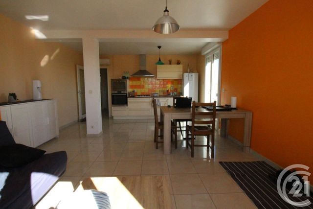 Afficher la photo en grand Appartement T3 à vendre - 3 pièces - 63.56 m2 - MANOSQUE - 04 - PROVENCE-ALPES-COTE-D-AZUR - Century 21 Cécile Décard