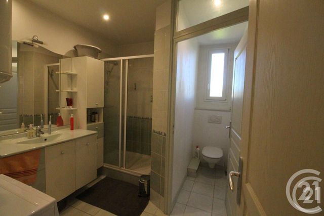 Afficher la photo en grand Appartement T3 à vendre - 3 pièces - 63.56 m2 - MANOSQUE - 04 - PROVENCE-ALPES-COTE-D-AZUR - Century 21 Cécile Décard
