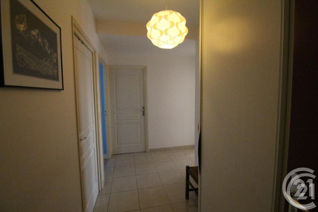 Afficher la photo en grand Appartement T3 à vendre - 3 pièces - 63.56 m2 - MANOSQUE - 04 - PROVENCE-ALPES-COTE-D-AZUR - Century 21 Cécile Décard