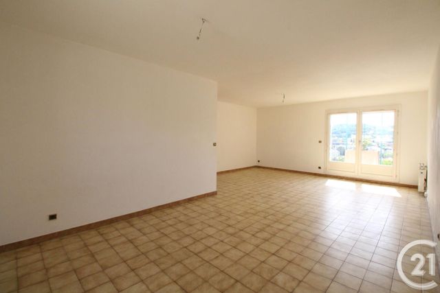 Afficher la photo en grand appartement à vendre - 5 pièces - 102.0 m2 - MANOSQUE - 04 - PROVENCE-ALPES-COTE-D-AZUR - Century 21 Cécile Décard