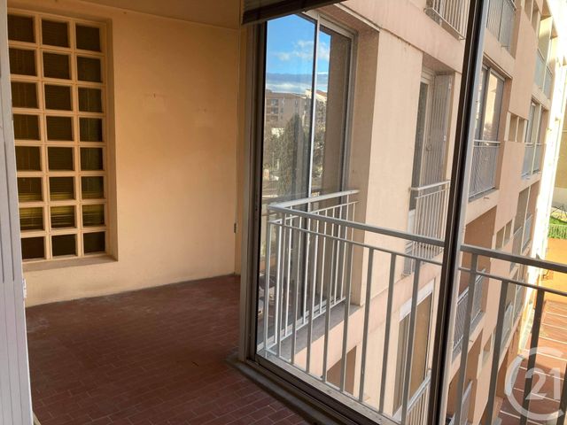 Afficher la photo en grand Appartement T4 à vendre - 4 pièces - 78.06 m2 - MANOSQUE - 04 - PROVENCE-ALPES-COTE-D-AZUR - Century 21 Cécile Décard
