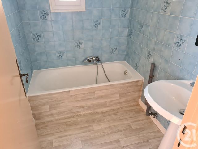 Afficher la photo en grand appartement à vendre - 2 pièces - 48.47 m2 - GREOUX LES BAINS - 04 - PROVENCE-ALPES-COTE-D-AZUR - Century 21 Cécile Décard