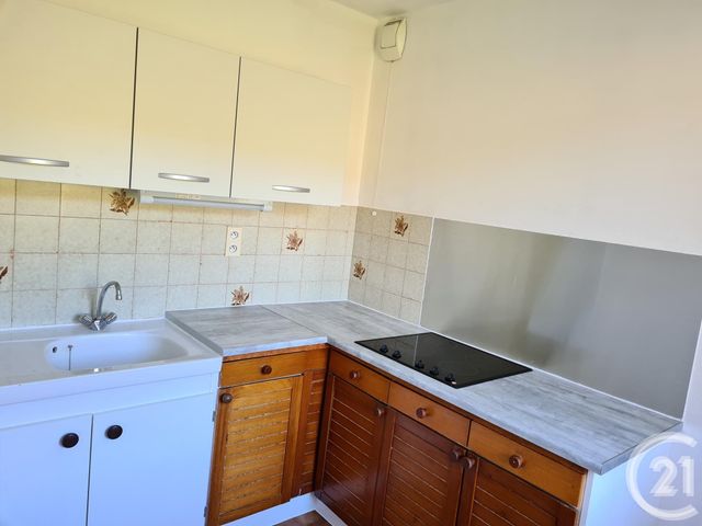 Afficher la photo en grand appartement à vendre - 2 pièces - 48.47 m2 - GREOUX LES BAINS - 04 - PROVENCE-ALPES-COTE-D-AZUR - Century 21 Cécile Décard