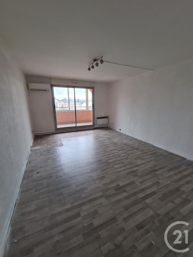 Afficher la photo en grand Appartement T3 à vendre - 3 pièces - 67.24 m2 - MANOSQUE - 04 - PROVENCE-ALPES-COTE-D-AZUR - Century 21 Cécile Décard