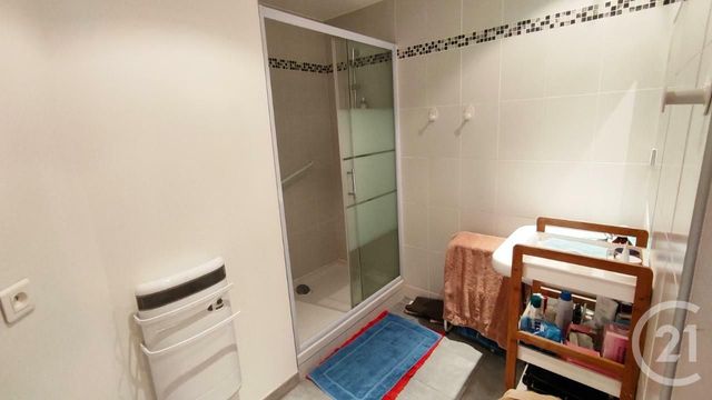 Afficher la photo en grand Appartement T3 à vendre - 3 pièces - 65.6 m2 - MANOSQUE - 04 - PROVENCE-ALPES-COTE-D-AZUR - Century 21 Cécile Décard