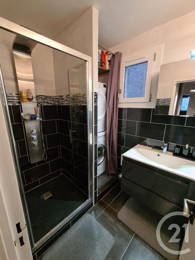 Afficher la photo en grand Appartement T3 à vendre - 3 pièces - 67.0 m2 - MANOSQUE - 04 - PROVENCE-ALPES-COTE-D-AZUR - Century 21 Cécile Décard
