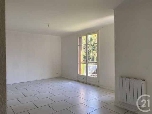 Afficher la photo en grand appartement à vendre - 4 pièces - 83.7 m2 - MANOSQUE - 04 - PROVENCE-ALPES-COTE-D-AZUR - Century 21 Cécile Décard