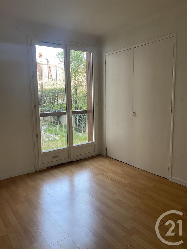Afficher la photo en grand appartement à vendre - 4 pièces - 83.7 m2 - MANOSQUE - 04 - PROVENCE-ALPES-COTE-D-AZUR - Century 21 Cécile Décard