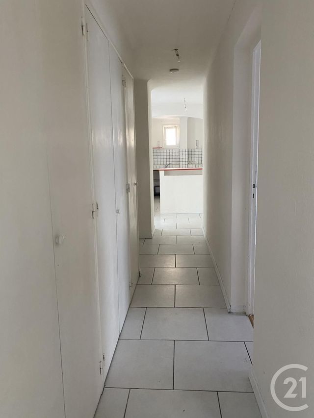 Afficher la photo en grand appartement à vendre - 4 pièces - 83.7 m2 - MANOSQUE - 04 - PROVENCE-ALPES-COTE-D-AZUR - Century 21 Cécile Décard