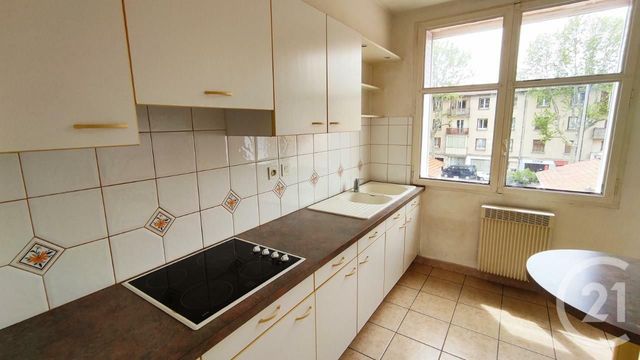 Afficher la photo en grand Appartement T3 à vendre - 3 pièces - 66.0 m2 - MANOSQUE - 04 - PROVENCE-ALPES-COTE-D-AZUR - Century 21 Cécile Décard