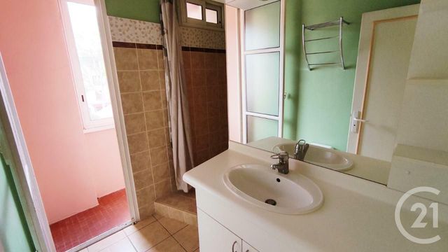 Afficher la photo en grand Appartement T3 à vendre - 3 pièces - 66.0 m2 - MANOSQUE - 04 - PROVENCE-ALPES-COTE-D-AZUR - Century 21 Cécile Décard