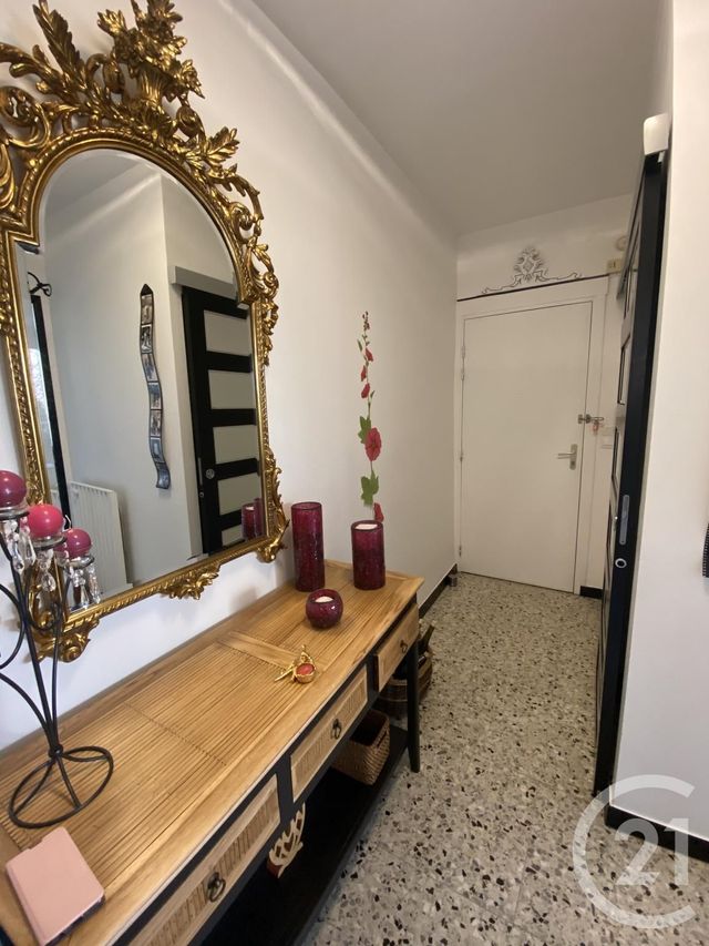 Afficher la photo en grand Appartement T3 à louer - 3 pièces - 62.23 m2 - MANOSQUE - 04 - PROVENCE-ALPES-COTE-D-AZUR - Century 21 Cécile Décard