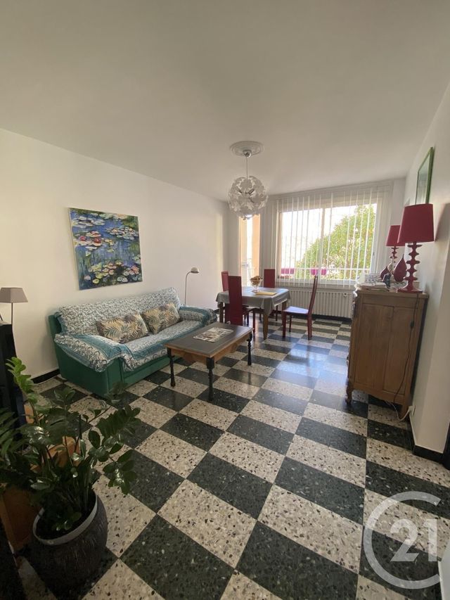 Afficher la photo en grand Appartement T3 à louer - 3 pièces - 62.23 m2 - MANOSQUE - 04 - PROVENCE-ALPES-COTE-D-AZUR - Century 21 Cécile Décard