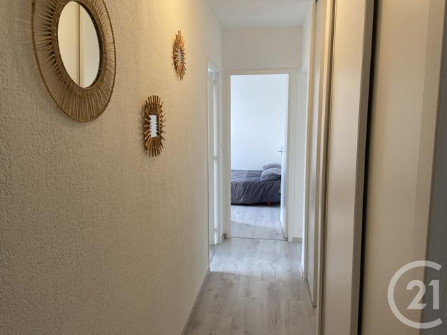Appartement F4 à louer - 4 pièces - 67.13 m2 - MANOSQUE - 04 - PROVENCE-ALPES-COTE-D-AZUR - Century 21 Cécile Décard Appartement F4 à louer - 4 pièces - 67.13 m2 - MANOSQUE - 04 - PROVENCE-ALPES-COTE-D-AZUR - Century 21 Cécile Décard