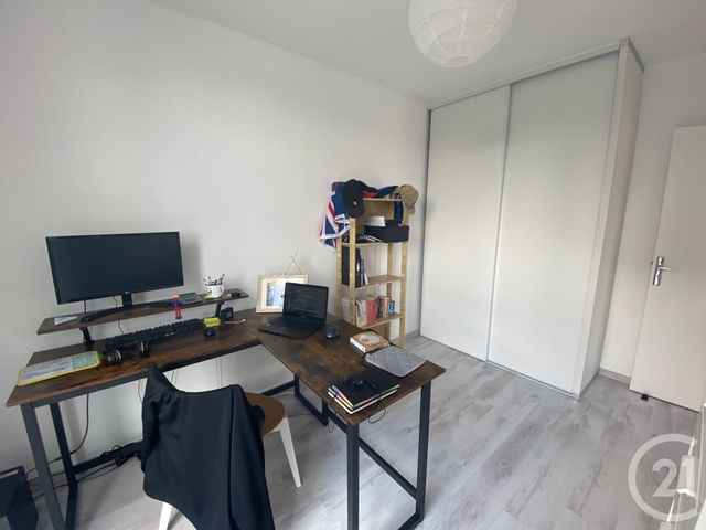 Appartement F4 à louer - 4 pièces - 67.13 m2 - MANOSQUE - 04 - PROVENCE-ALPES-COTE-D-AZUR - Century 21 Cécile Décard Appartement F4 à louer - 4 pièces - 67.13 m2 - MANOSQUE - 04 - PROVENCE-ALPES-COTE-D-AZUR - Century 21 Cécile Décard
