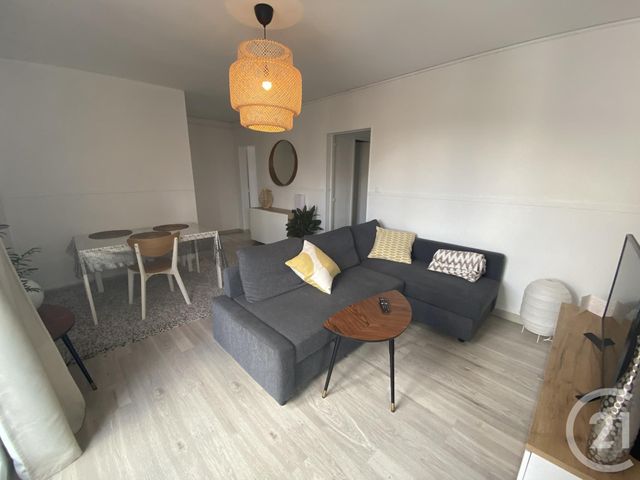 Appartement F4 à louer - 4 pièces - 67.13 m2 - MANOSQUE - 04 - PROVENCE-ALPES-COTE-D-AZUR - Century 21 Cécile Décard Appartement F4 à louer - 4 pièces - 67.13 m2 - MANOSQUE - 04 - PROVENCE-ALPES-COTE-D-AZUR - Century 21 Cécile Décard