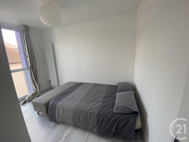 Appartement F4 à louer - 4 pièces - 67.13 m2 - MANOSQUE - 04 - PROVENCE-ALPES-COTE-D-AZUR - Century 21 Cécile Décard Appartement F4 à louer - 4 pièces - 67.13 m2 - MANOSQUE - 04 - PROVENCE-ALPES-COTE-D-AZUR - Century 21 Cécile Décard