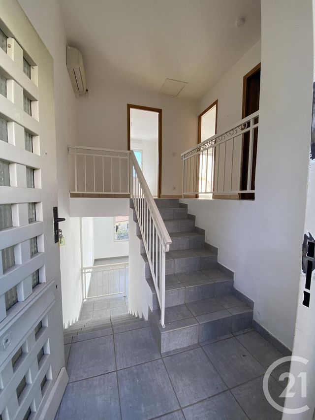 Appartement F3 à louer - 3 pièces - 66.97 m2 - MANOSQUE - 04 - PROVENCE-ALPES-COTE-D-AZUR - Century 21 Cécile Décard Appartement F3 à louer - 3 pièces - 66.97 m2 - MANOSQUE - 04 - PROVENCE-ALPES-COTE-D-AZUR - Century 21 Cécile Décard