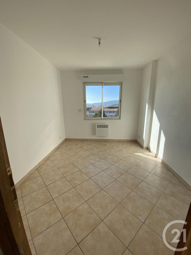 Appartement F3 à louer - 3 pièces - 66.97 m2 - MANOSQUE - 04 - PROVENCE-ALPES-COTE-D-AZUR - Century 21 Cécile Décard Appartement F3 à louer - 3 pièces - 66.97 m2 - MANOSQUE - 04 - PROVENCE-ALPES-COTE-D-AZUR - Century 21 Cécile Décard