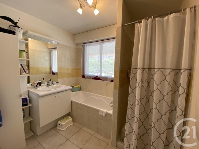Afficher la photo en grand Appartement T4 à vendre - 4 pièces - 76.63 m2 - MANOSQUE - 04 - PROVENCE-ALPES-COTE-D-AZUR - Century 21 Cécile Décard