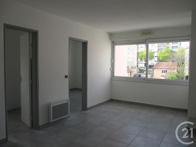 Afficher la photo en grand Appartement F2 à louer - 2 pièces - 37.31 m2 - MANOSQUE - 04 - PROVENCE-ALPES-COTE-D-AZUR - Century 21 Cécile Décard