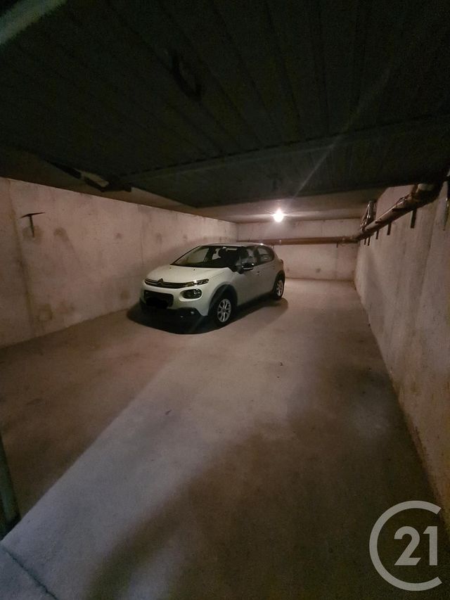 Afficher la photo en grand parking à vendre - 51.54 m2 - MANOSQUE - 04 - PROVENCE-ALPES-COTE-D-AZUR - Century 21 Cécile Décard