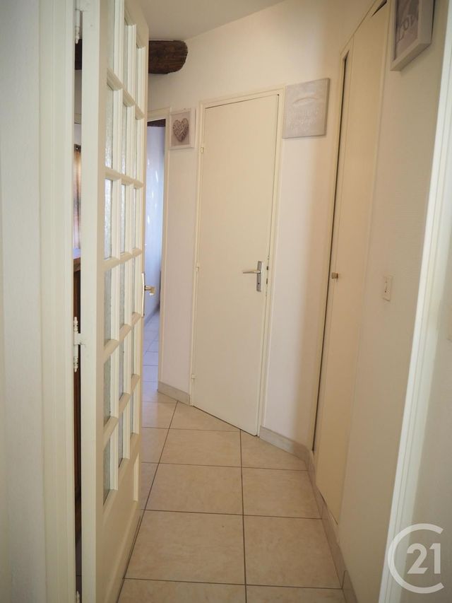 Afficher la photo en grand Appartement F3 à louer - 3 pièces - 59.02 m2 - MANOSQUE - 04 - PROVENCE-ALPES-COTE-D-AZUR - Century 21 Cécile Décard
