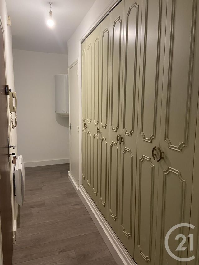 Afficher la photo en grand Appartement F2 à louer - 2 pièces - 42.89 m2 - MANOSQUE - 04 - PROVENCE-ALPES-COTE-D-AZUR - Century 21 Cécile Décard